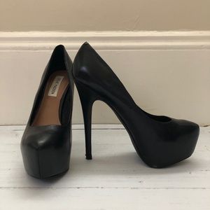 Size 9 Steve Madden Platform Heel